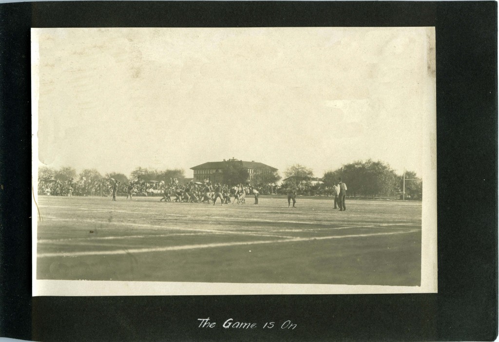 U of A football game is on in 1909